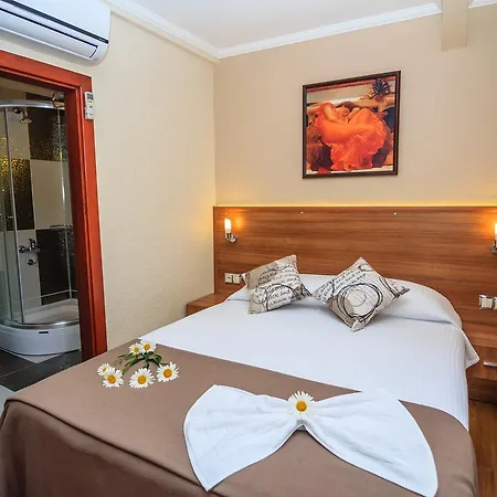 Hotel Karya Butik 3*